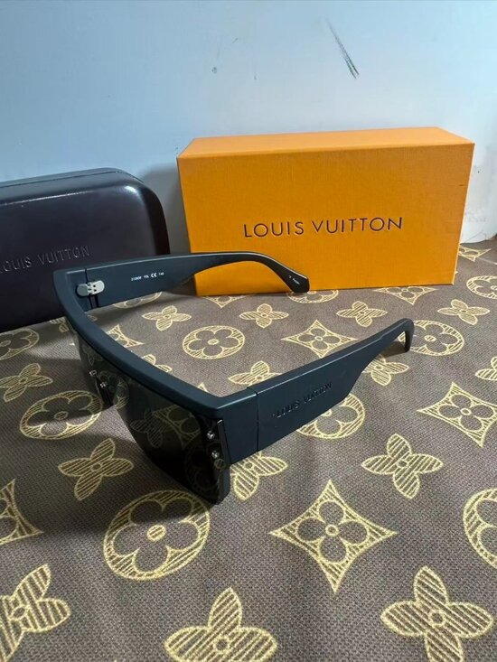 ❤️Louis Vuitton Sunglasses❤️ main image 6
